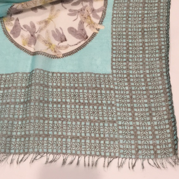 Scarf / Shall with Firefly Print - Picture 8 of 10